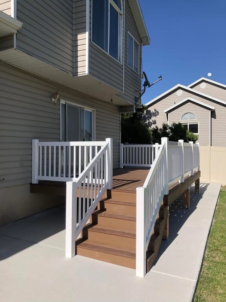 Gallery photos for A Simple and Affordable Backyard Deck: Image #4